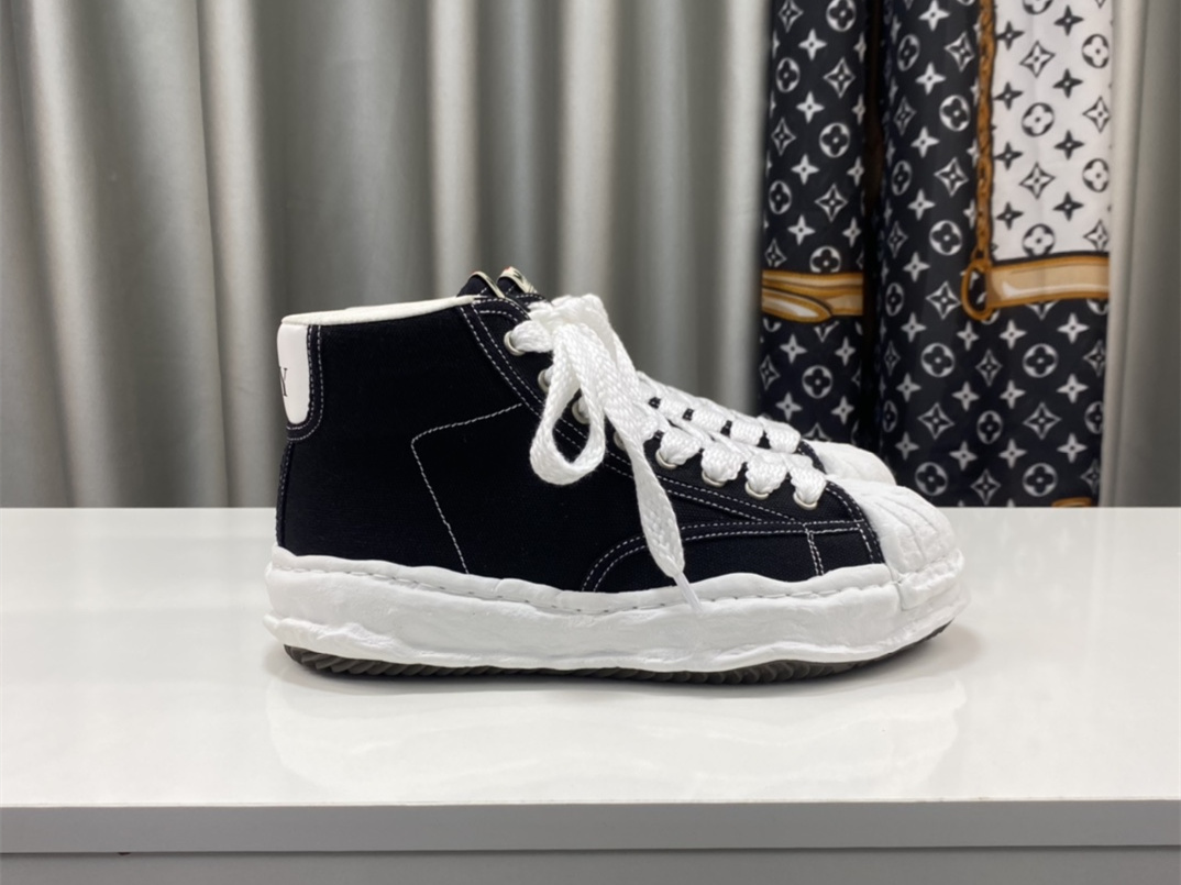 Maison Mihara Yasuhiro High-Top Sneakers MMY-018