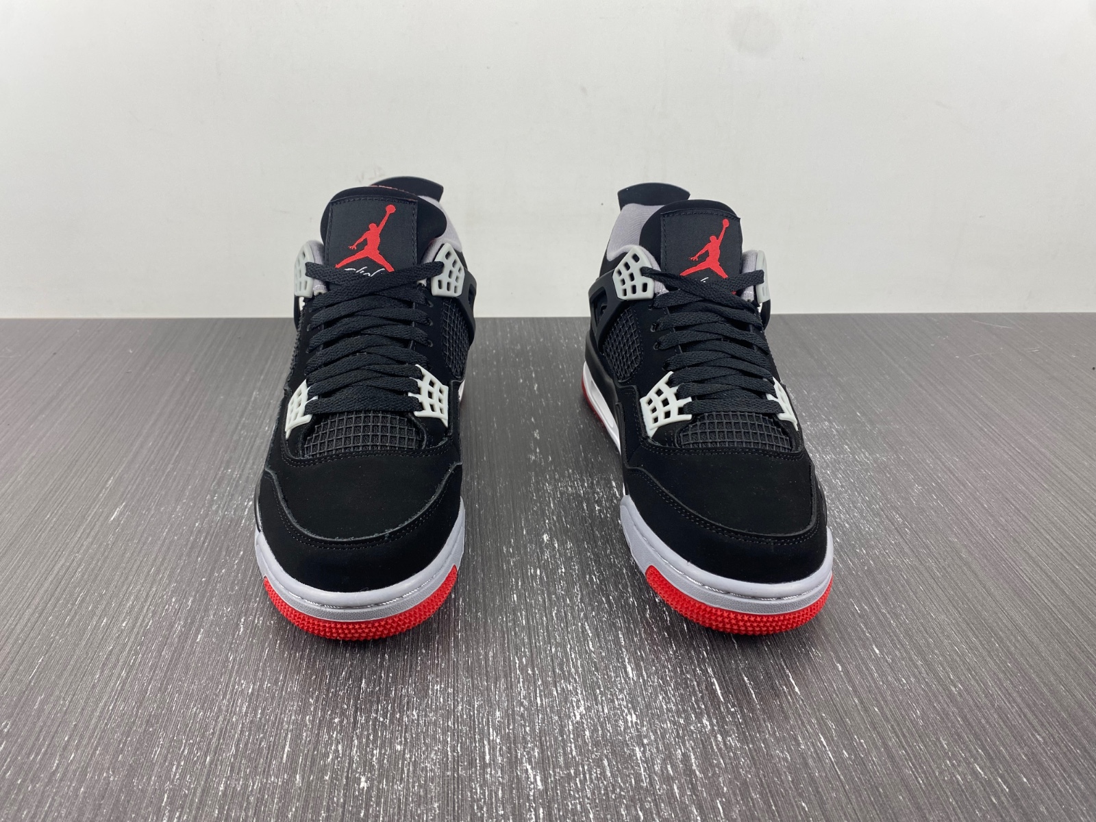 Air Jordan 4 SB bred
