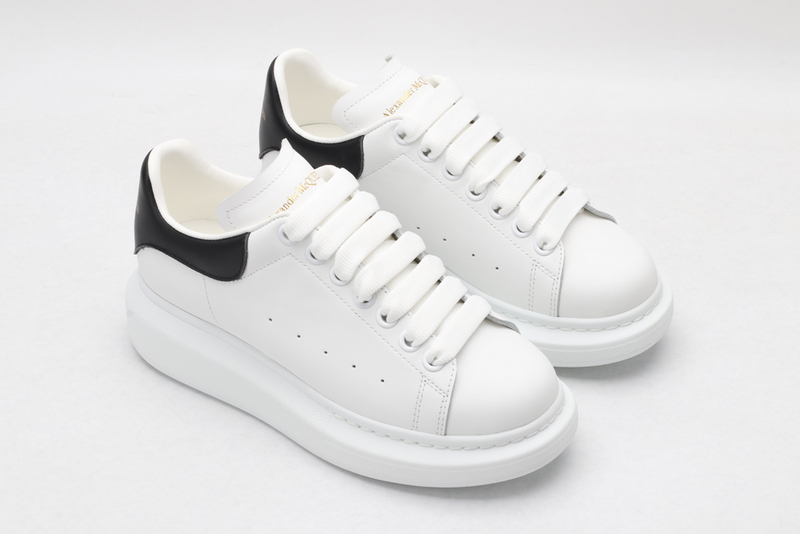 MCQUEEN OVERSIZED SNEAKER