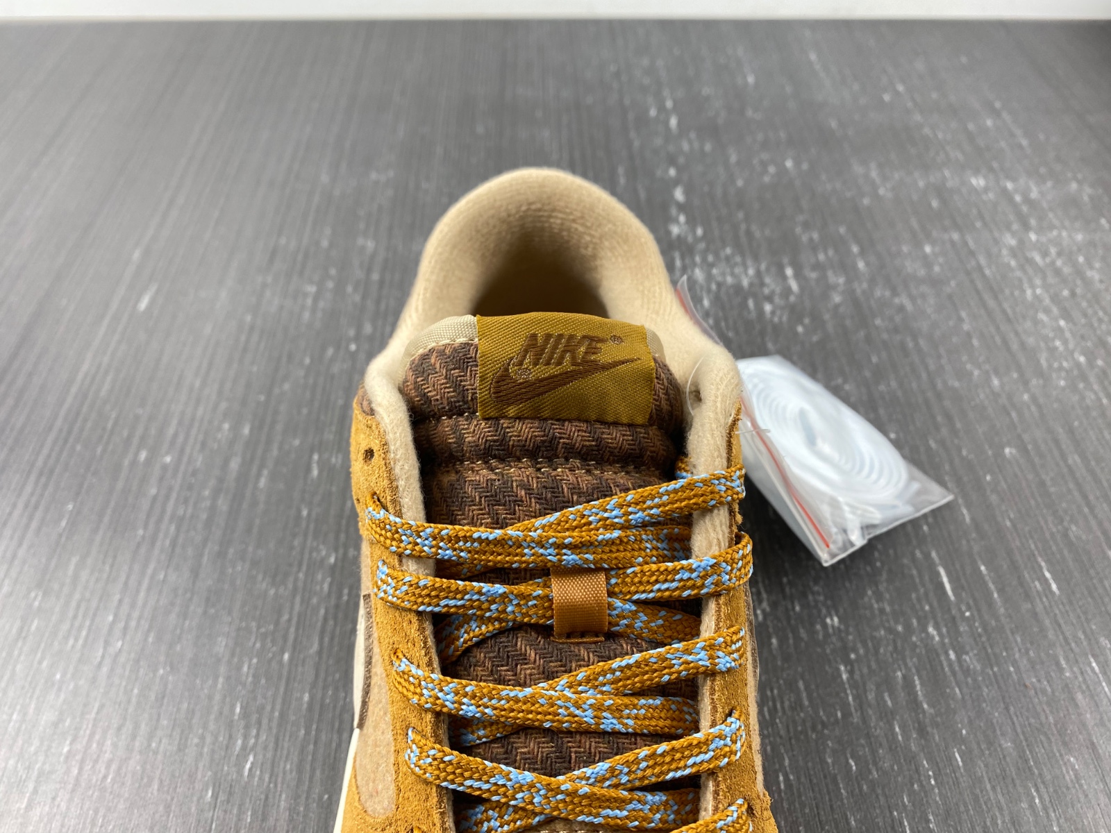 Nike Dunk Low Teddy Bear DZ5350-288