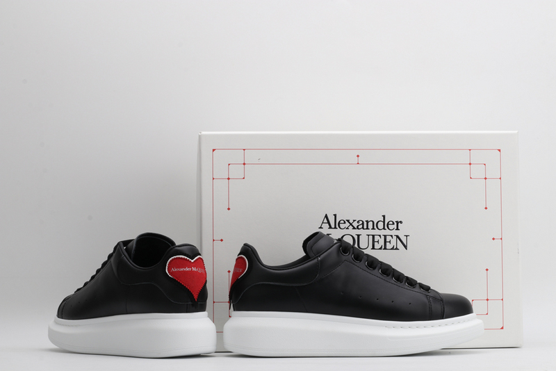 MCQUEEN OVERSIZED SNEAKER