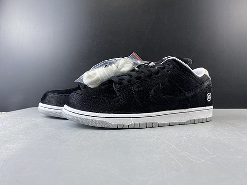 Medicom Toy Nike SB Dunk Low BE@RBRICK CZ5127-001