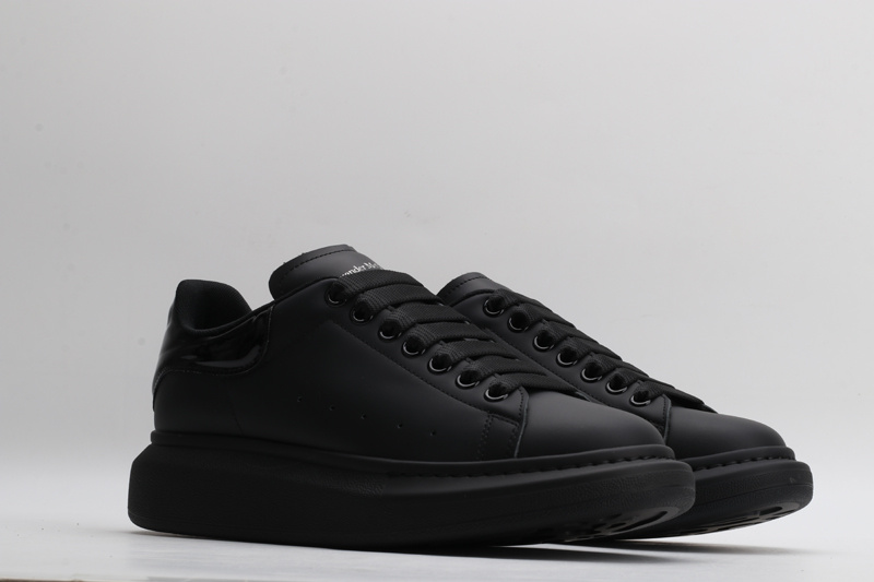 MCQUEEN OVERSIZED SNEAKER