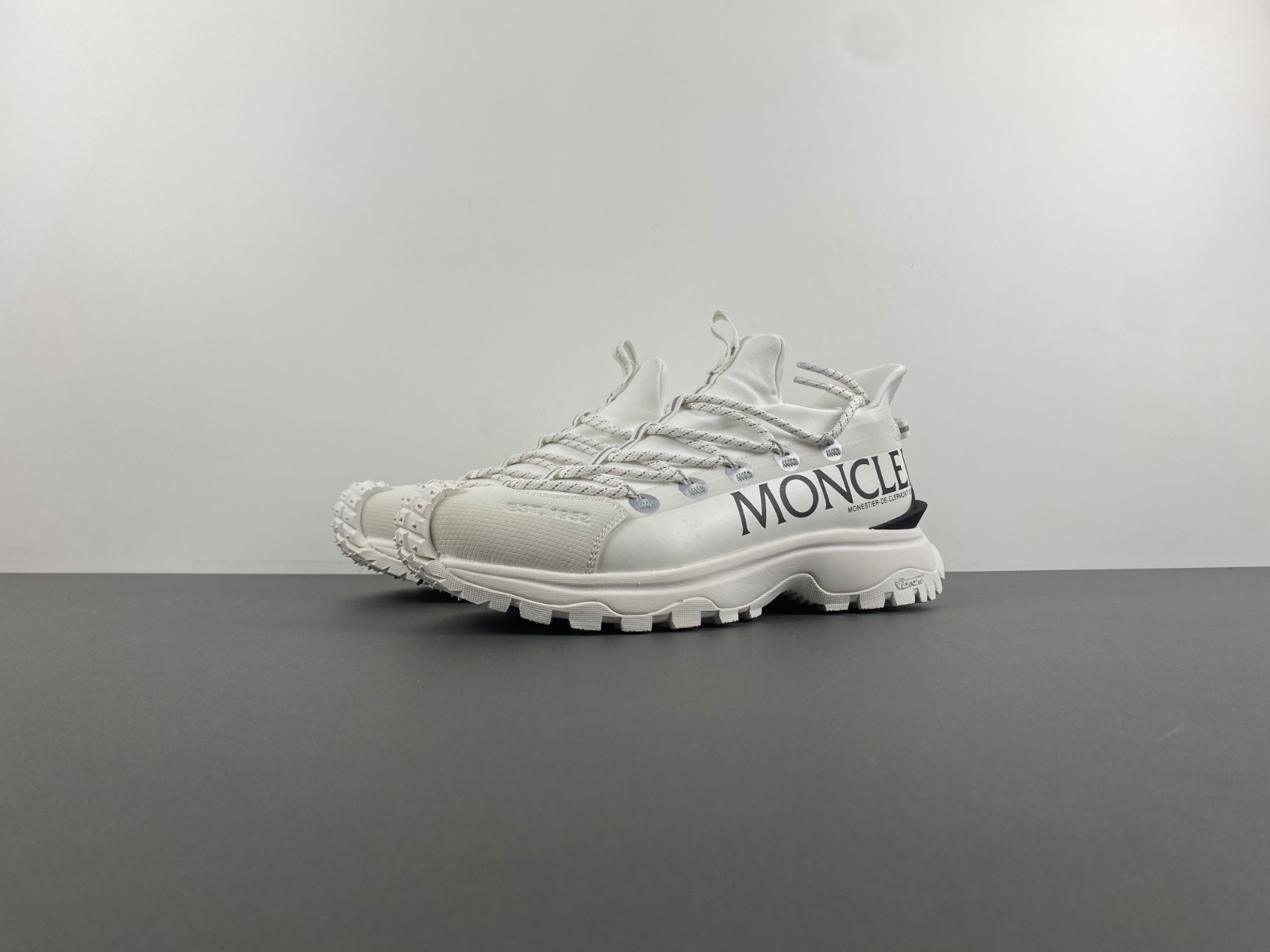 Moncler Trailgrip Lite 2 Sneakers  MC-003