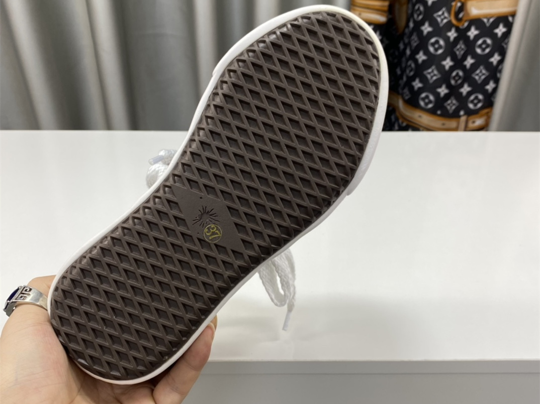 Maison Mihara Yasuhiro Low-Top Sneakers MMY-030