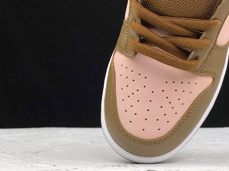 Stüssy x Dunk Low Pro SB