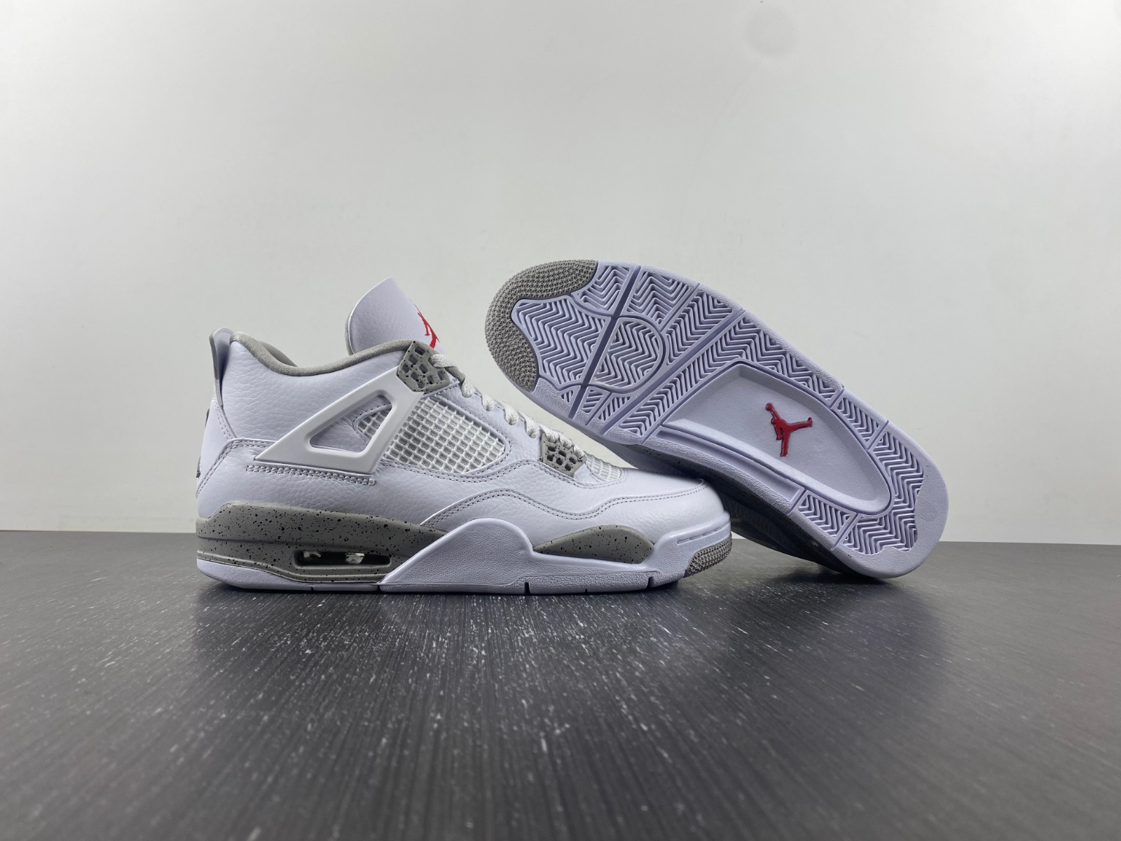 Air Jordan 4 "White Oreo" CT8527-100
