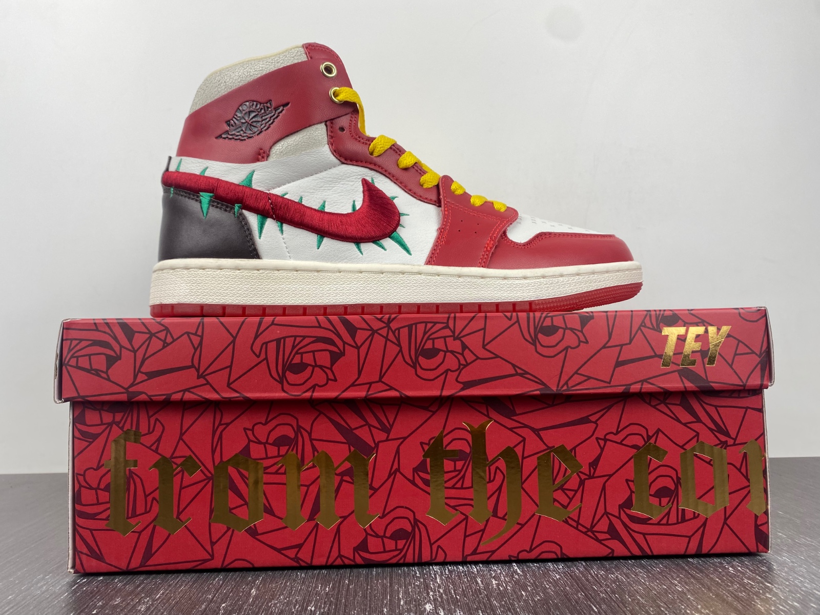 Air Jordan 1 Zoom CMFT 2 x Teyana Taylor Gym Red FJ0604-601