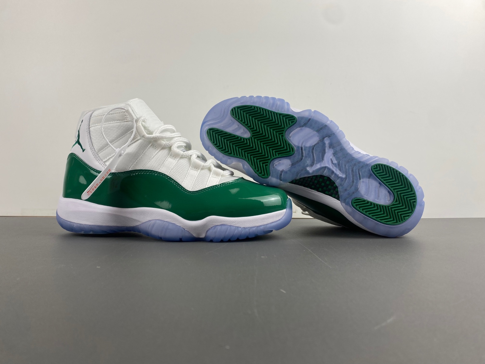 Air Jordan 11  CT8012-113