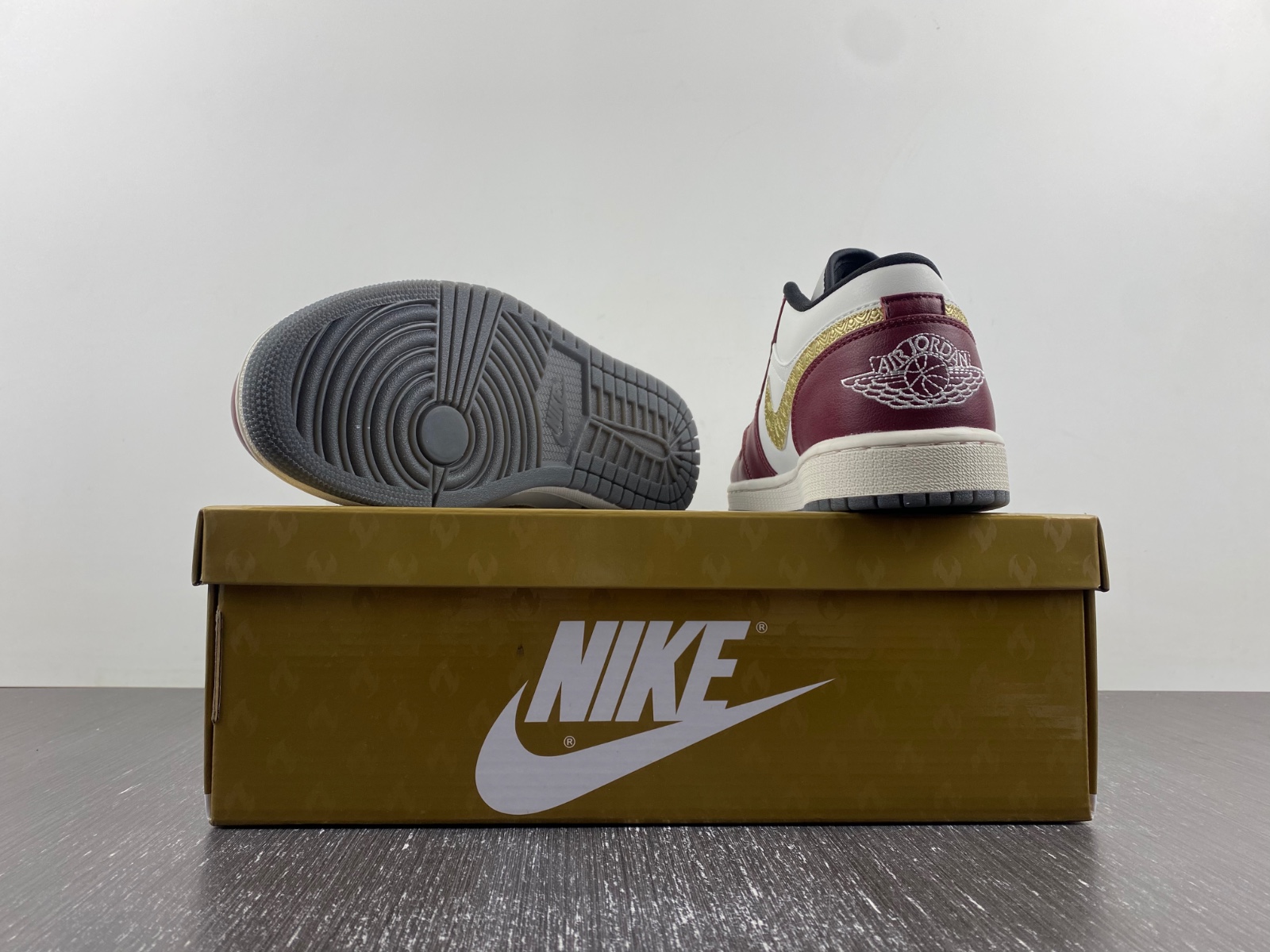 Air Jordan 1 Low Year of the Dragon 2024 FJ5735-100