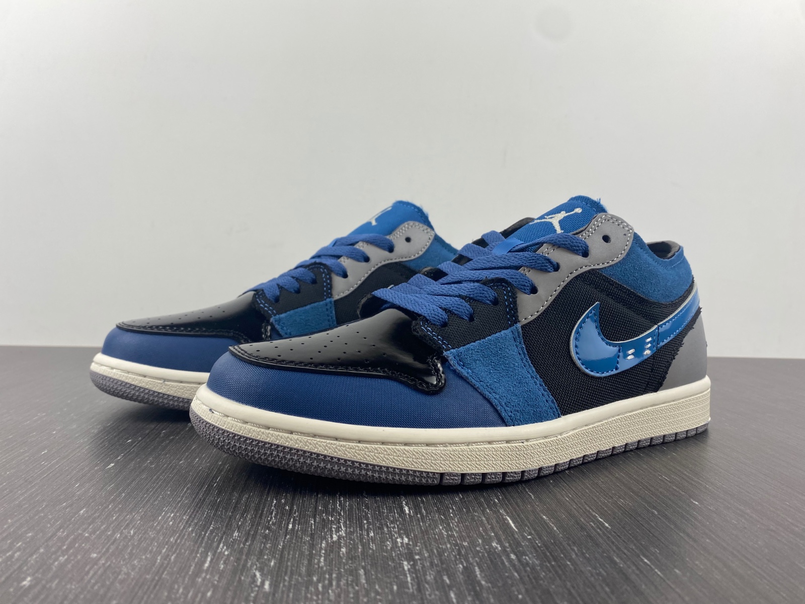 Air Jordan 1 Low SE Craft 