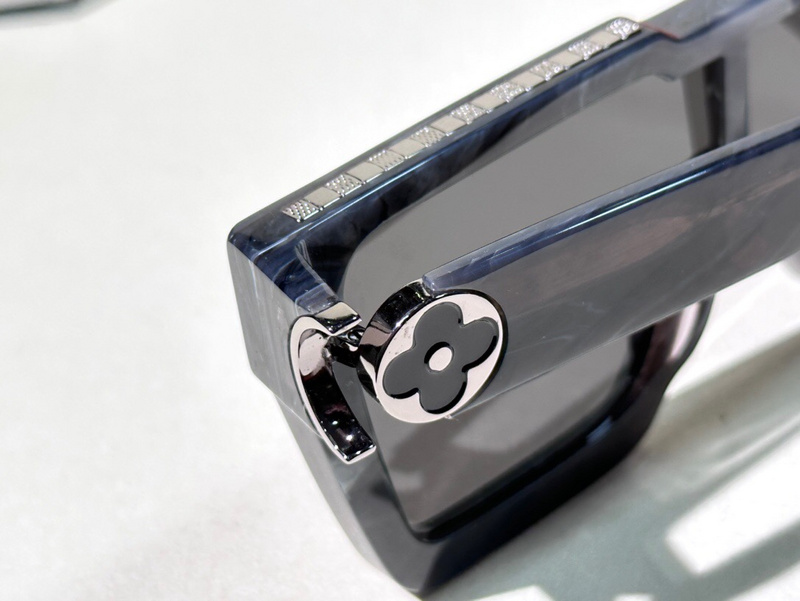 LOU1_TON Sunglasses 202304004