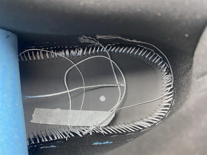 Air Jordan 1 Retro Low Black Gold Patent 554723-032