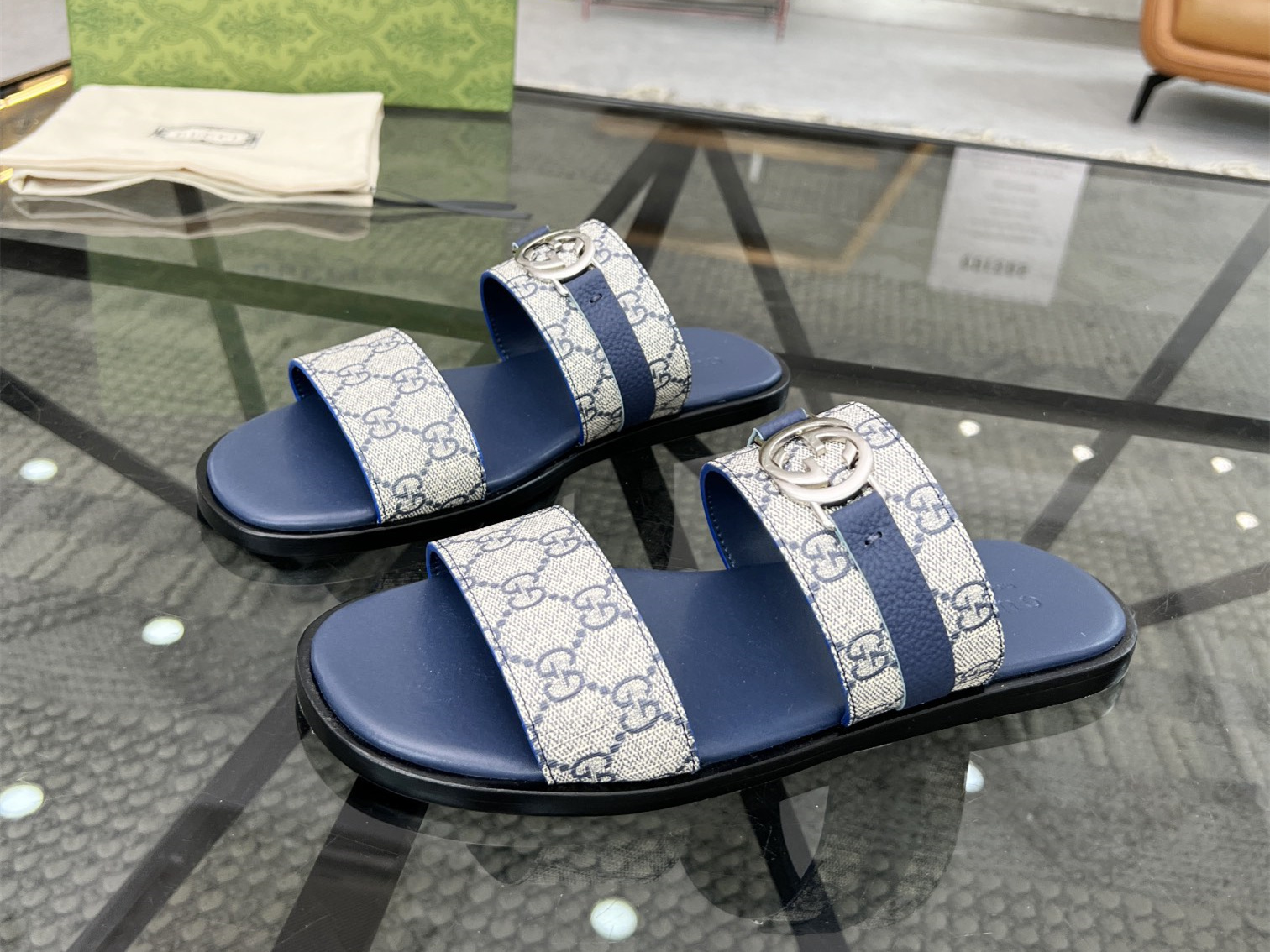 GUCCI  SLIDE (EU38-EU46)