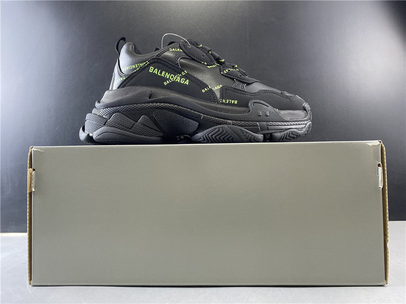 Balenciaga TRIPLE S TRAINER