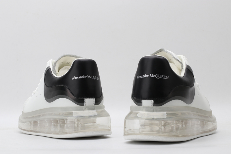 MCQUEEN OVERSIZED SNEAKER