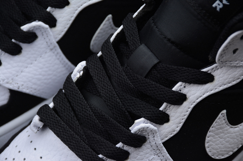 Air Jordan 1 Retro Mid 