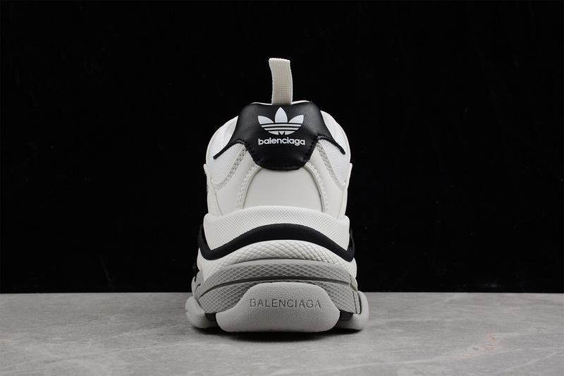 Balenciaga TRIPLE S TRAINER