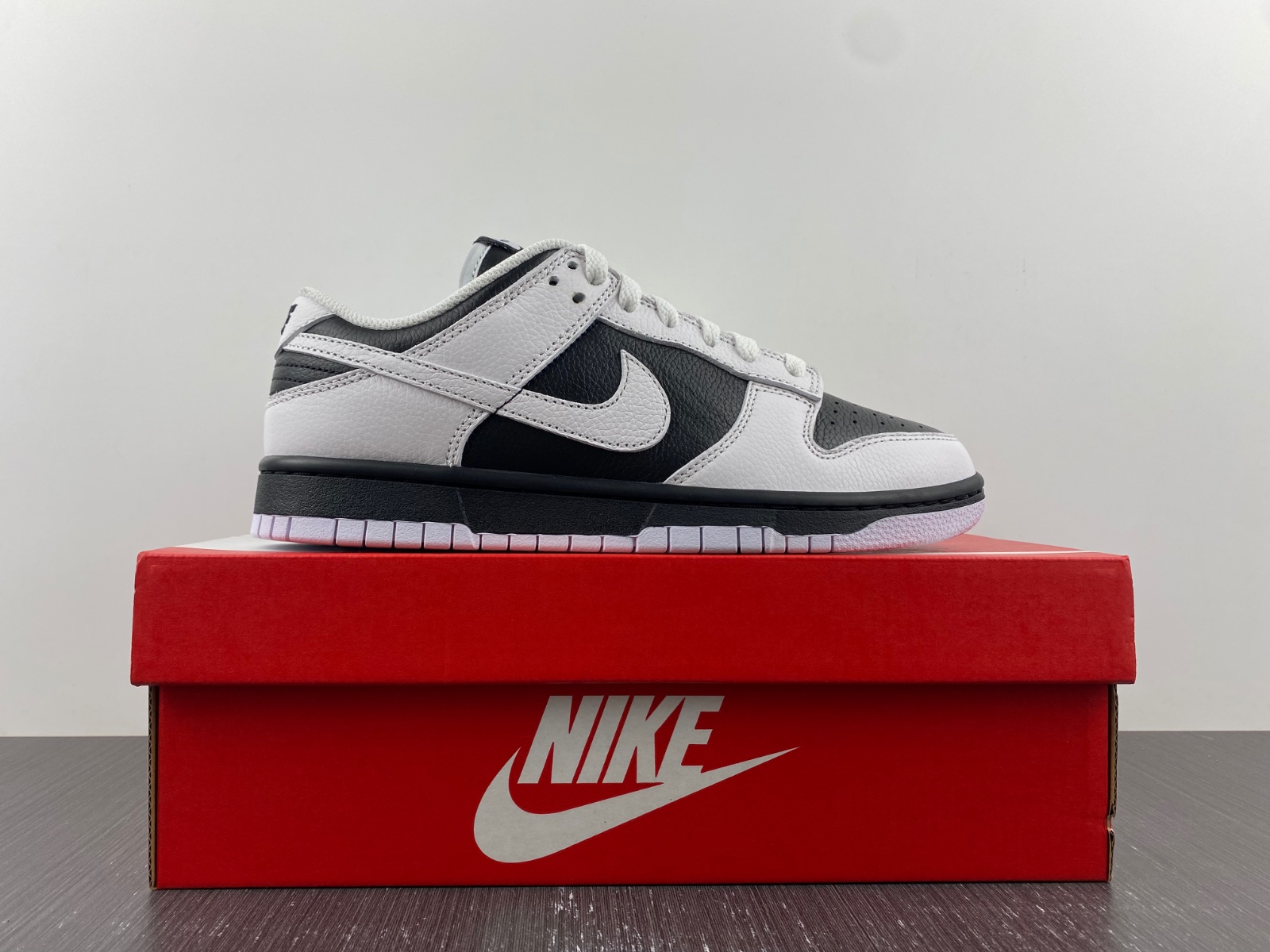 Nike Dunk Low Retro Reverse Panda FD9064-011