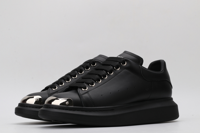 MCQUEEN OVERSIZED SNEAKER