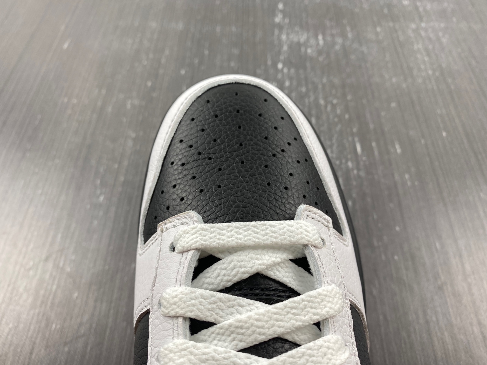 Nike Dunk Low Retro Reverse Panda FD9064-011