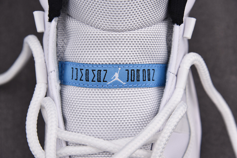 Air Jordan 11 Low "Legend Blue" AV2187-117