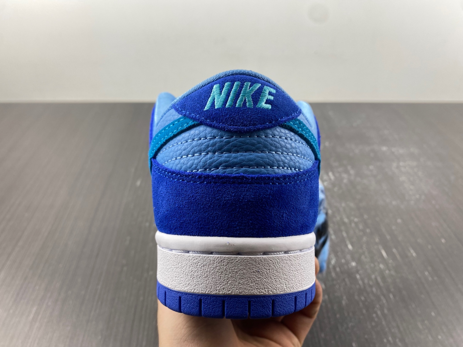 Nike SB Dunk Low "Blue Raspberry" DM0807-400