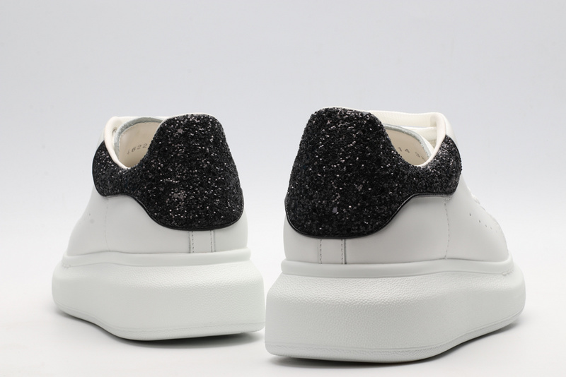 MCQUEEN OVERSIZED SNEAKER