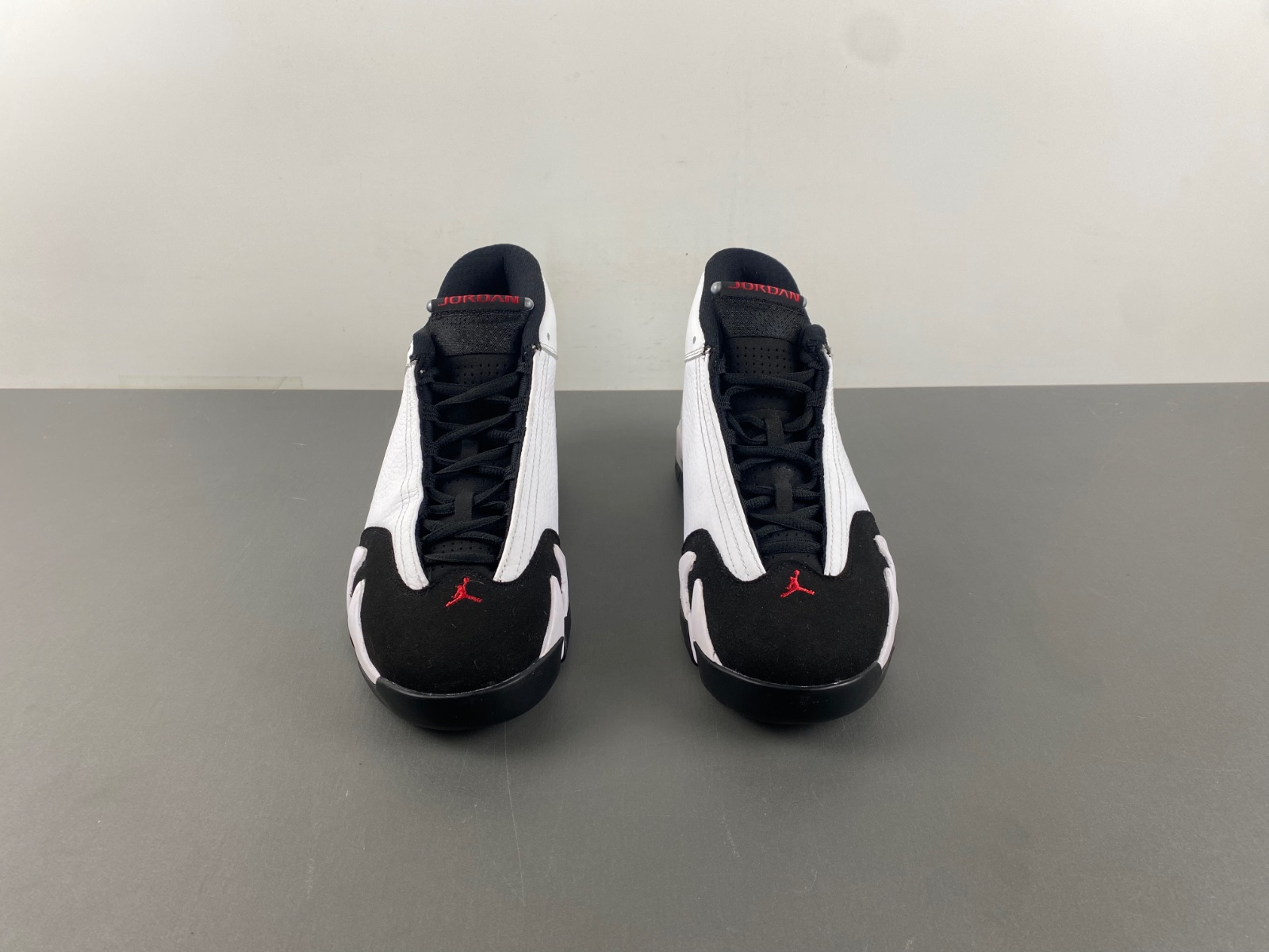 Jordan 14 Retro Black Toe (2024)    487471-160