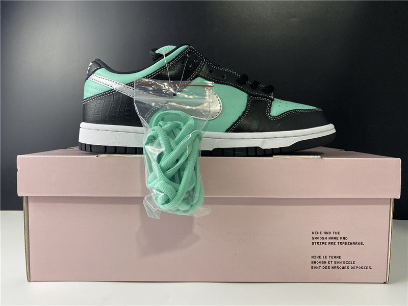 Nike Dunk SB Low Diamond Supply Co. "Tiffany" - 304292 402