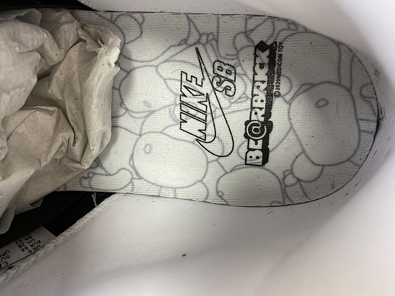 Medicom Toy Nike SB Dunk Low BE@RBRICK CZ5127-001