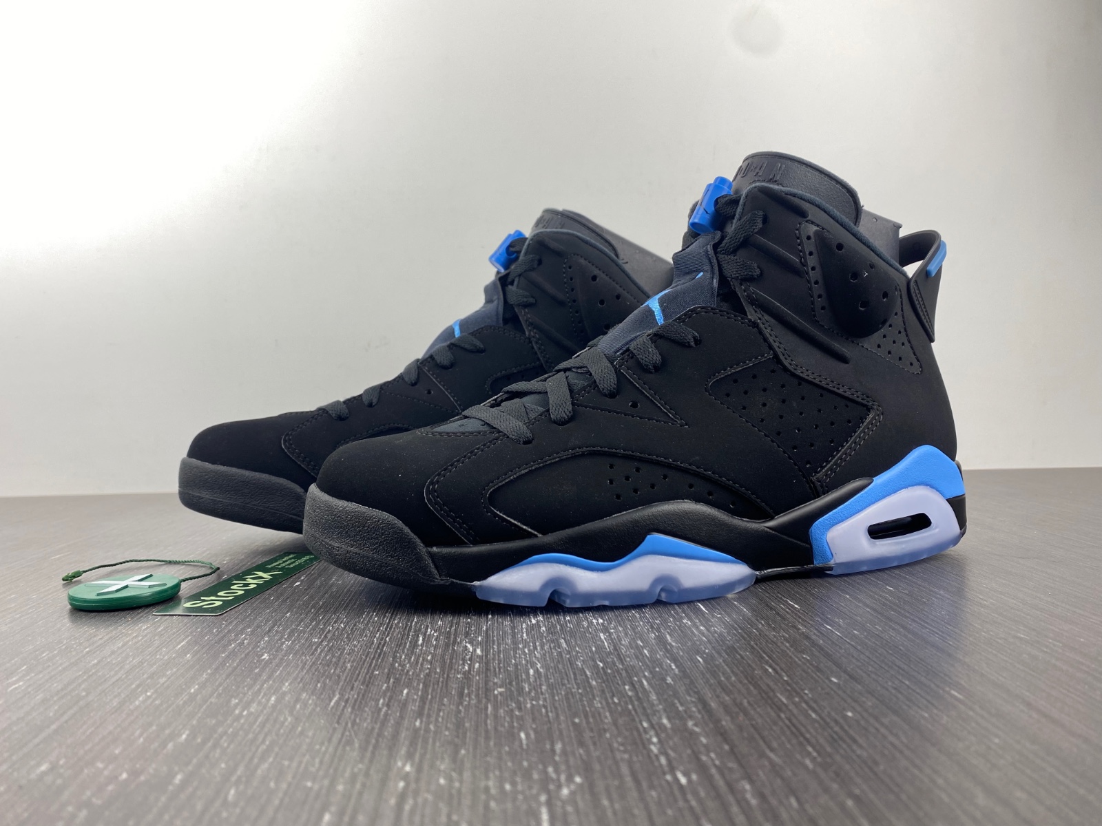 Air Jordan 6 Retro 'UNC' 384664-006