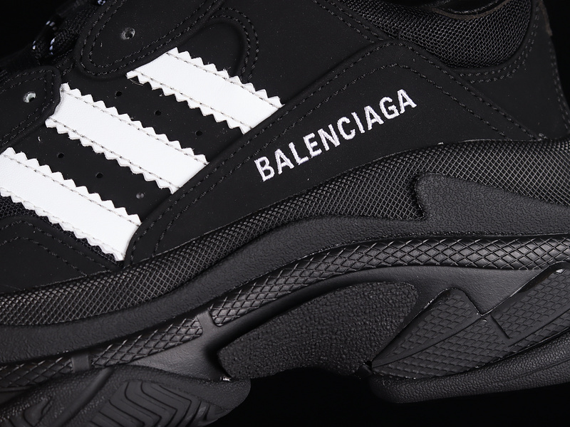 Balenciaga TRIPLE S TRAINER