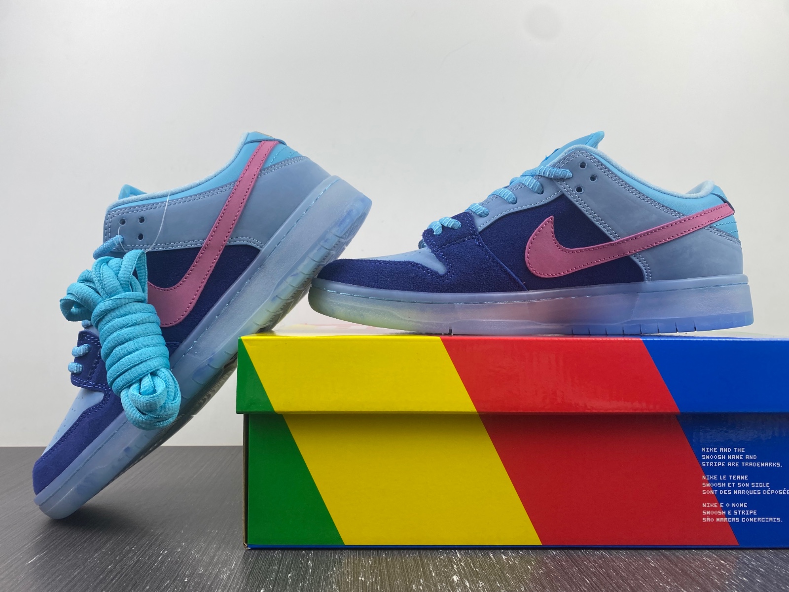 Run The Jewels x Nike SB Dunk Low DO9404-400