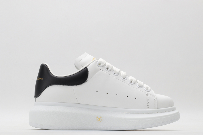 MCQUEEN OVERSIZED SNEAKER