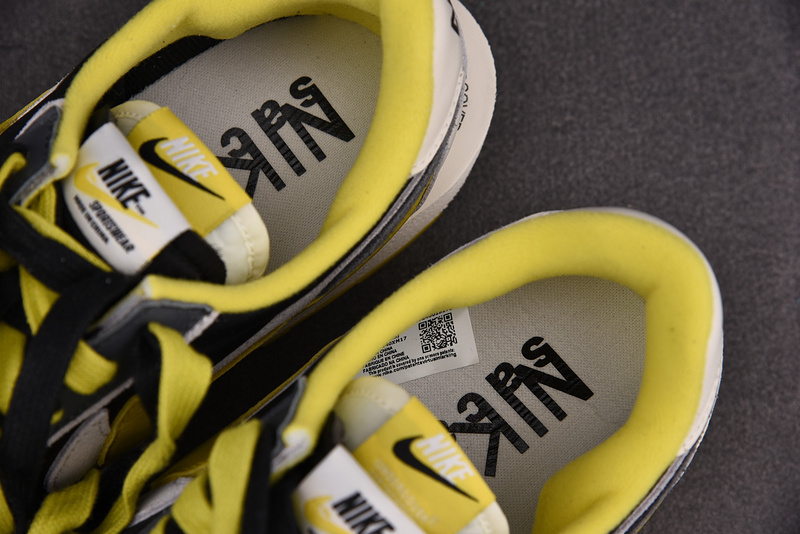 Nike Vaporwaffle sacai Sesame Dark Iris DD1875-500