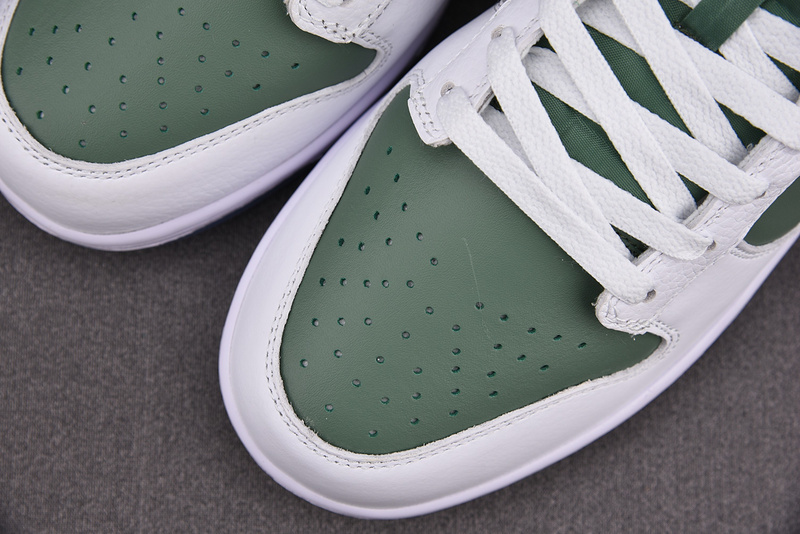 Nike Dunk Low SE NY vs. NY - DN2489-300