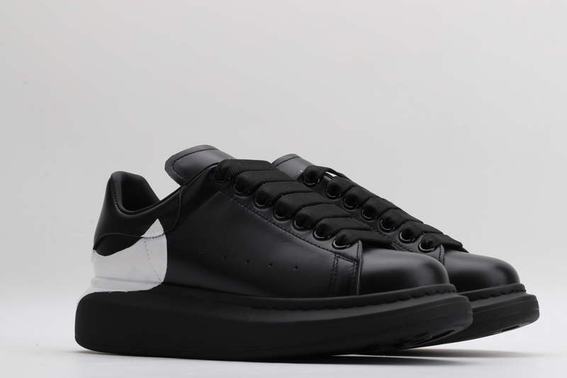 MCQUEEN OVERSIZED SNEAKER