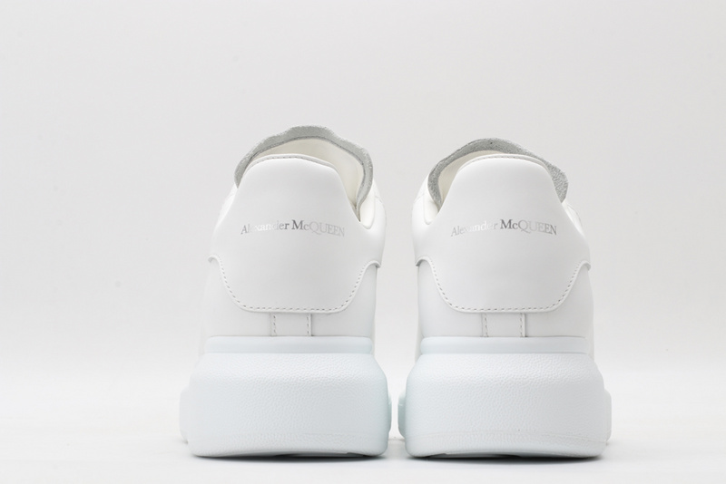 MCQUEEN OVERSIZED SNEAKER