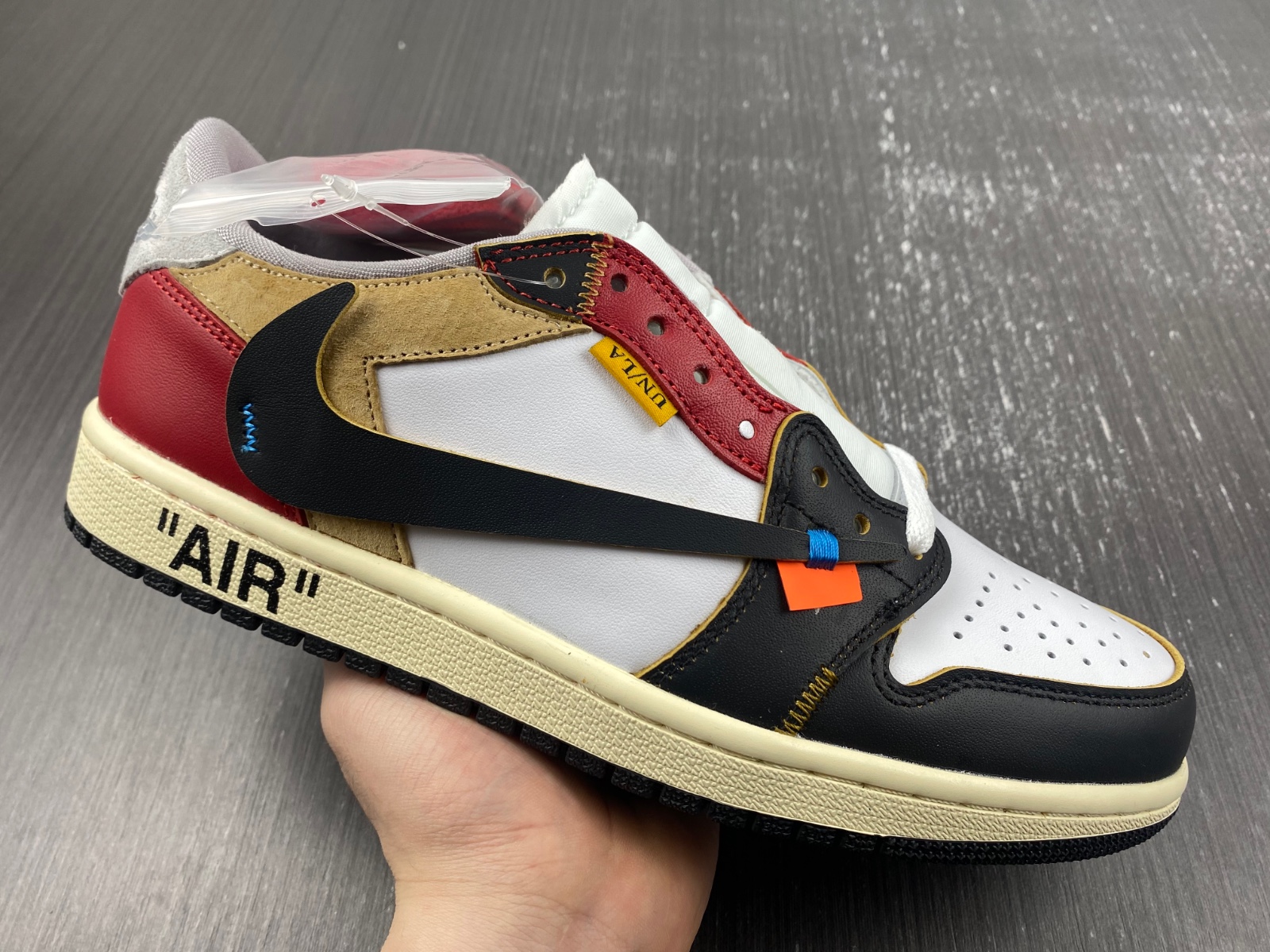 OFF-WHITE x Air Jordan 1 customize