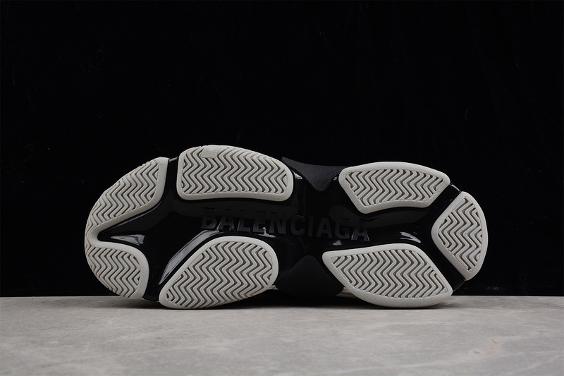 Balenciaga TRIPLE S TRAINER