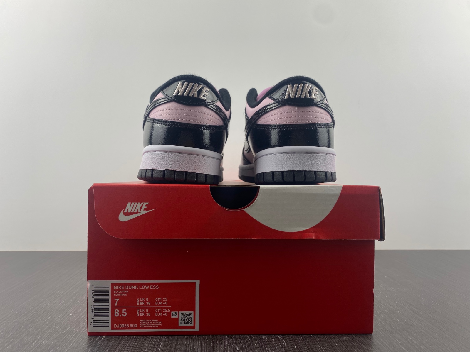 Nike Dunk Low Black Patent Pink DJ9955-600