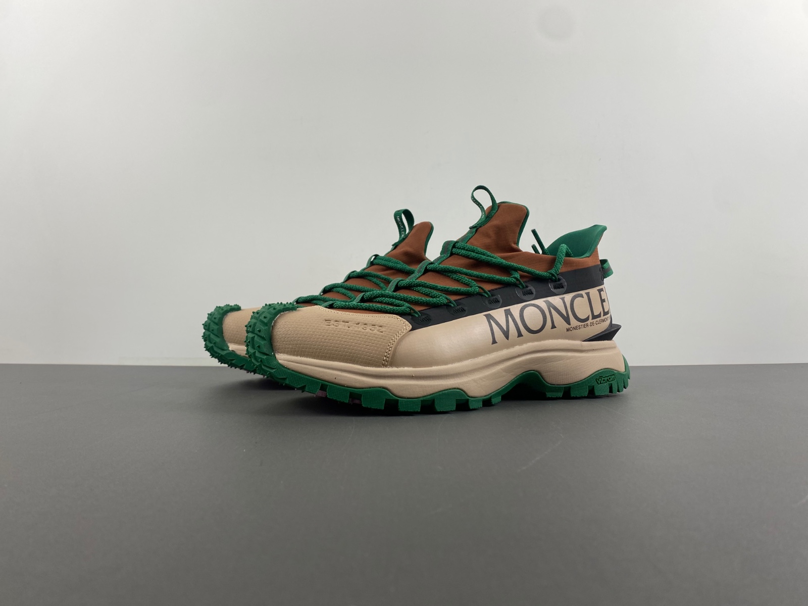 Moncler Trailgrip Lite 2 Sneakers  MC-004