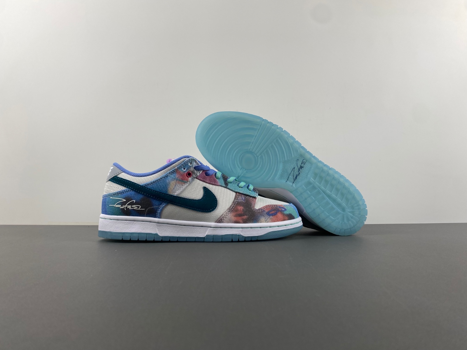Futura Laboratories x Nike SB Dunk Low FL  HF6061-400