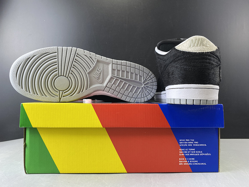 Medicom Toy Nike SB Dunk Low BE@RBRICK CZ5127-001