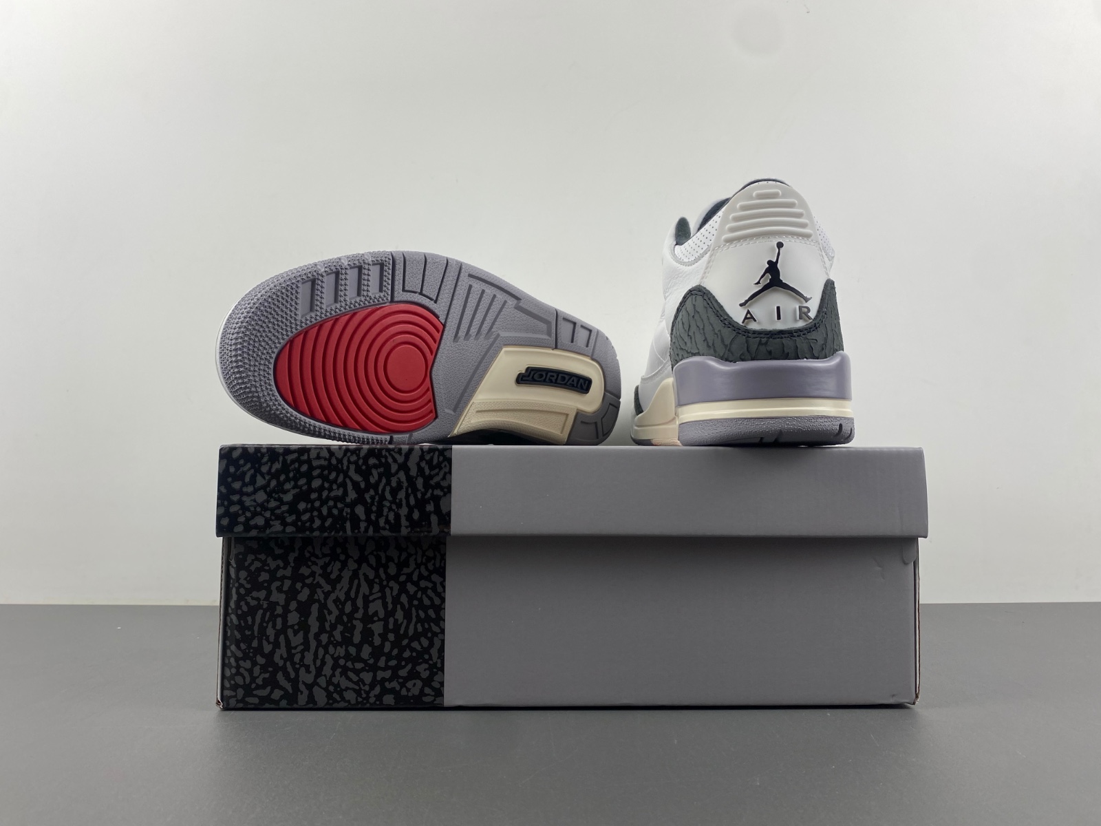 Air Jordan 3 "Cement Grey" CT8532-106
