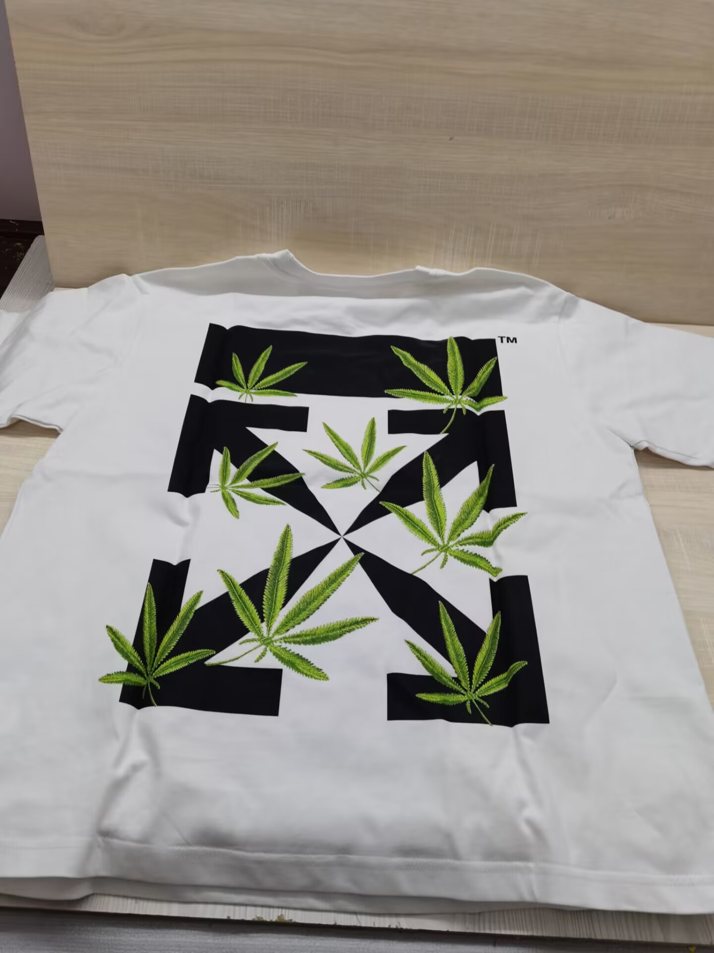 OFF-WHITE T-SHIRT P2000105
