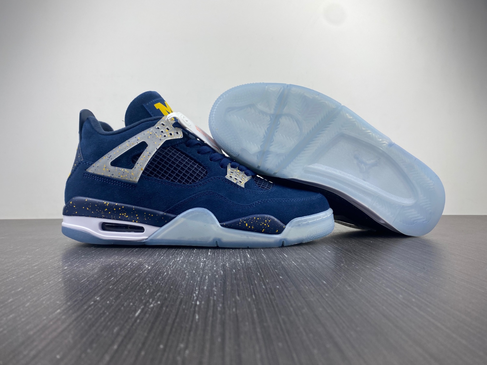 Air Jordan 4 Retro