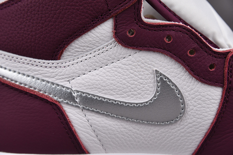Air Jordan 1 Retro High OG “Bordeaux” 555088-611