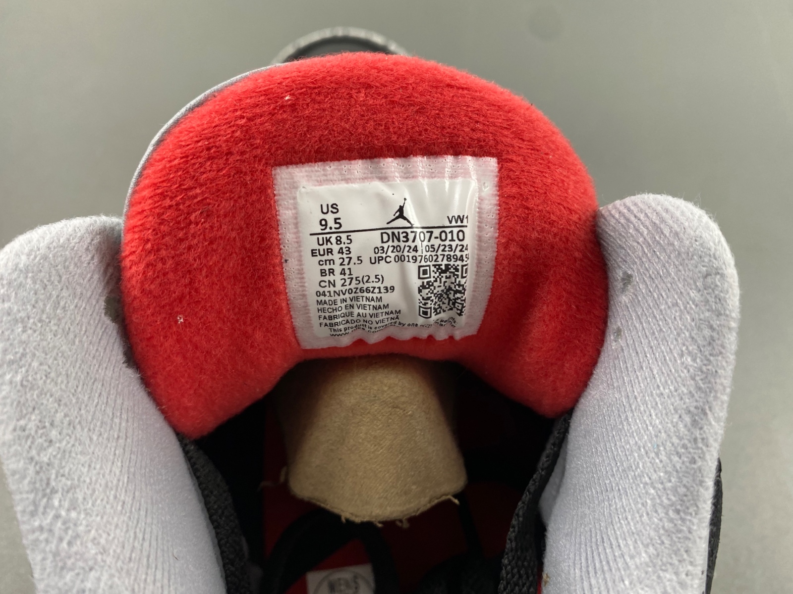 Air Jordan 3 OG “Black Cement”  SKU:DN3707-010